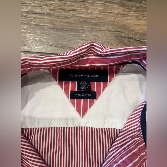 Tommy Hilfiger size large button down - Picture 2 of 3